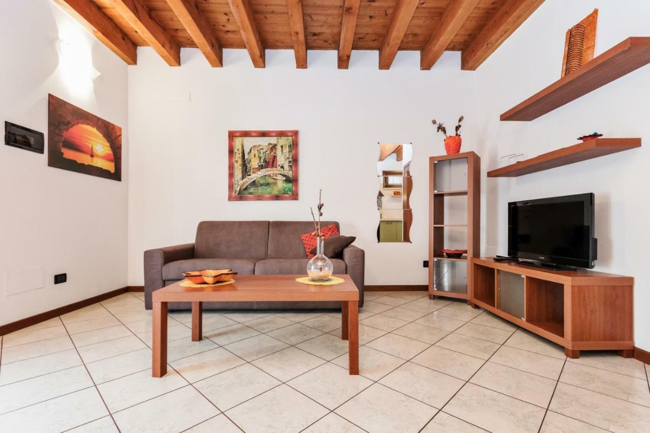 Cascinale - Con Piscina Peschiera del Garda